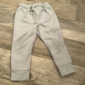 Cat & Jack light grey kangaroo pouch drawstring pants Size 3T